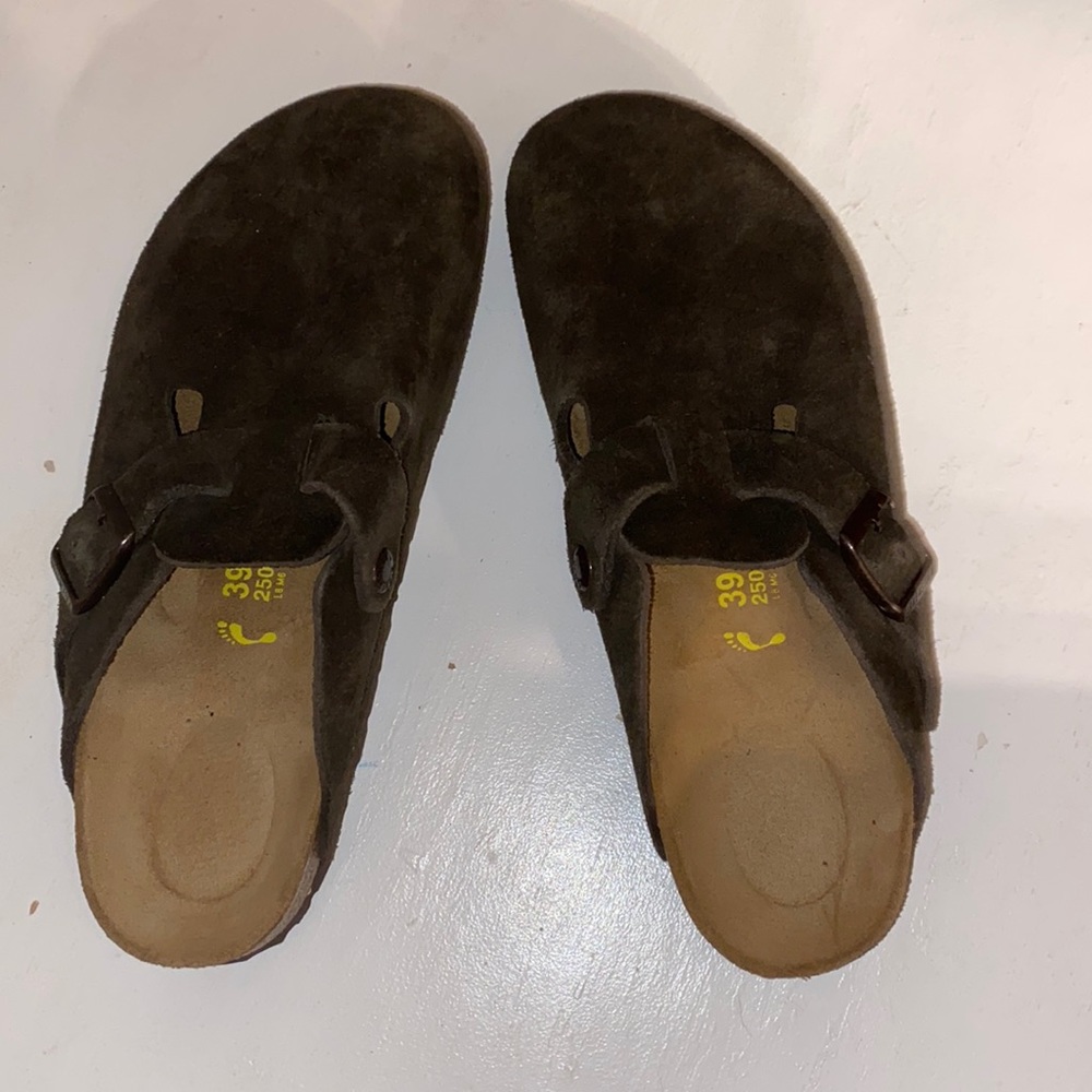 Mocha suede leather Birkenstock clogs!